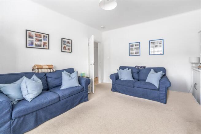 6 Constance Road, Whitton, TW2 7JH-4.jpg