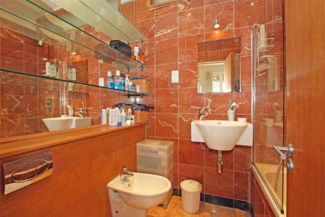 En Suite Bathroom