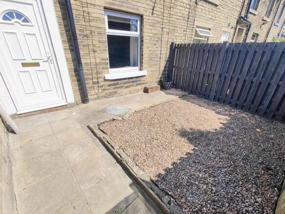 2 bed End of Terrace to rent Image 11