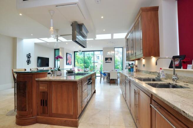 33'4 Kitchen/Fam