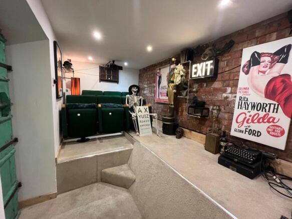 4 bed Detached for sale Image 6
