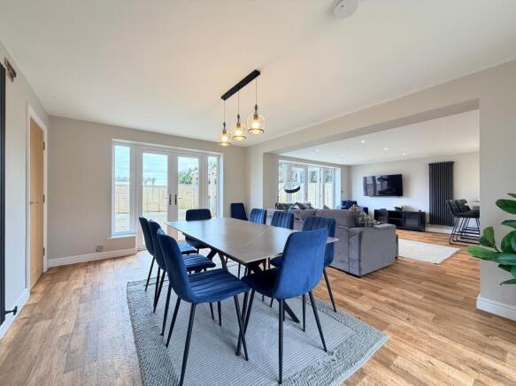 12 bed Character Property for sale Image 6