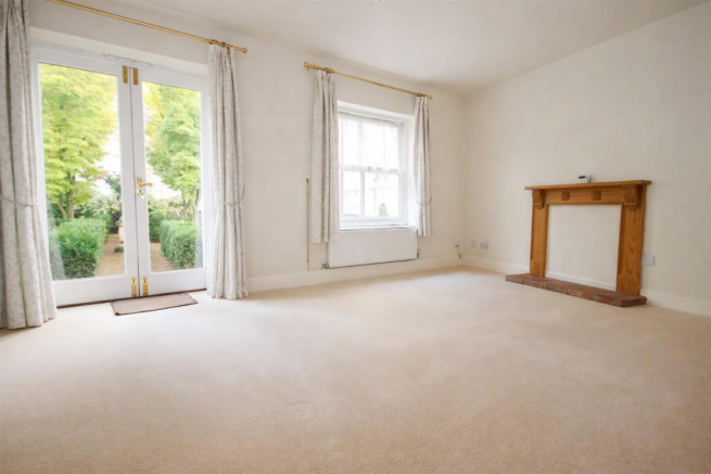 Sitting/Dining Room