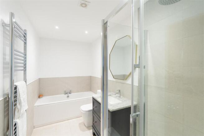 4 bed Semi-Detached for sale Image 9