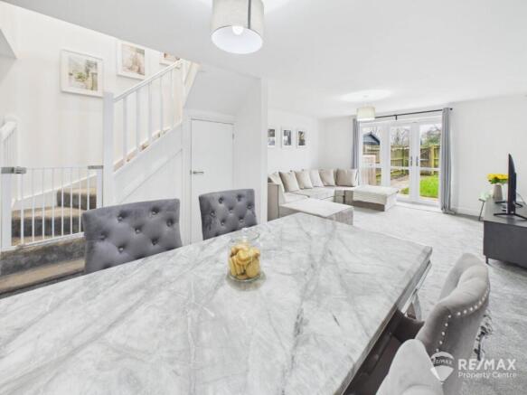 Lounge Diner (2).jpg