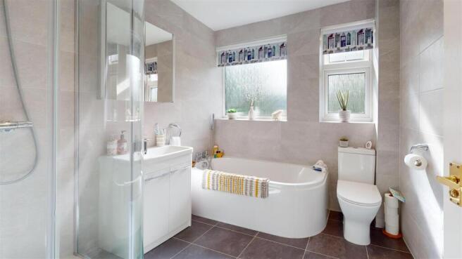 75-St-Richards-Road-Bathroom.jpg