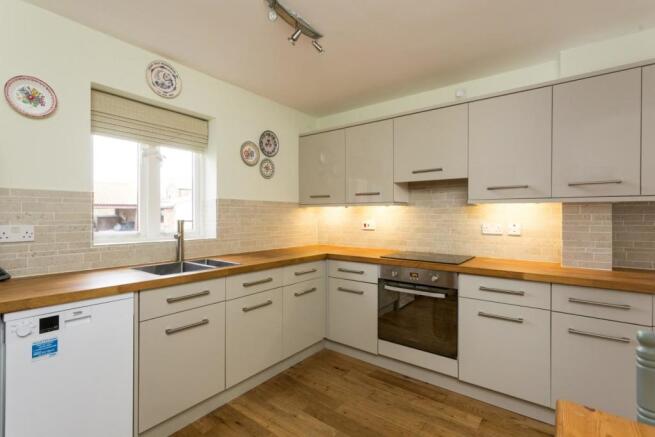 6 Florence Court Kitchen.jpg