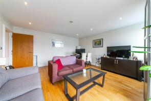 Flat 18, 71f, Drayton Park, London N5 1DS