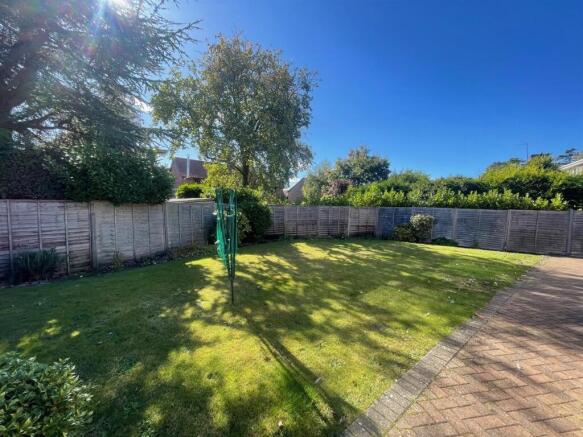 139 Beech Rd garden.jpg