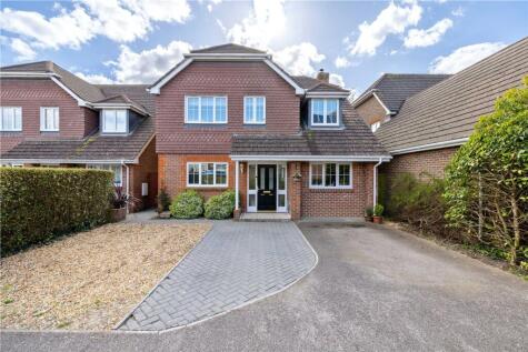 Caspian Close, Fishbourne, PO18