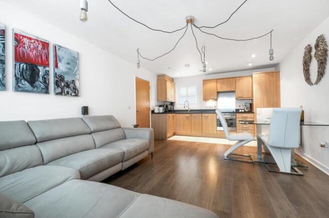 Bushey. Walton Road.Recep.jpg