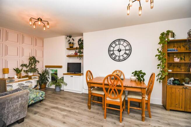 tlc_d94807f1-de8d-44fc-af77-d8a7c72fc3e7_de0ae12.j