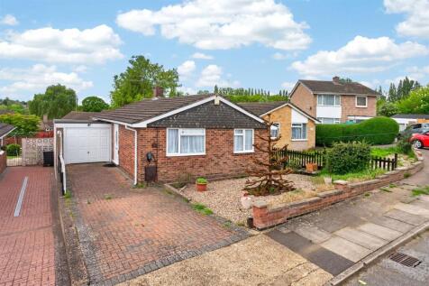 NN2 7LD, Brackenhill Close, Links view