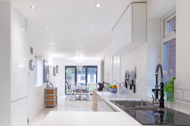 Kitchen down dine