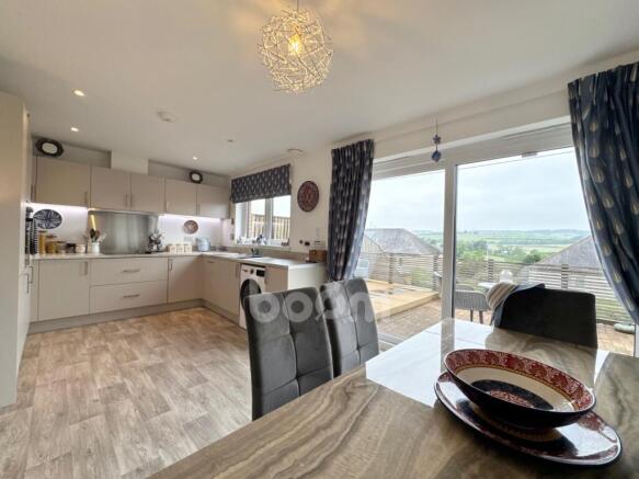 Midton Circle, Howwood dining kitchen