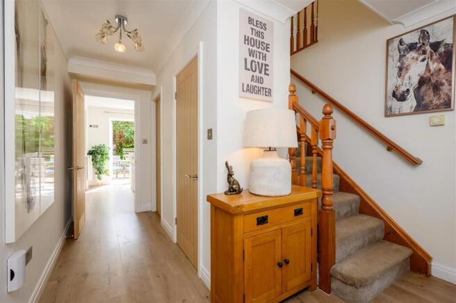 4 bed Detached for sale Image 7
