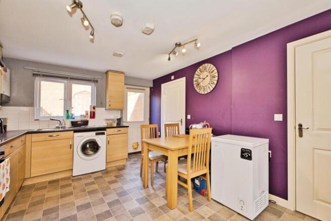 Scott Road, Yeovil, BA21 photo 4