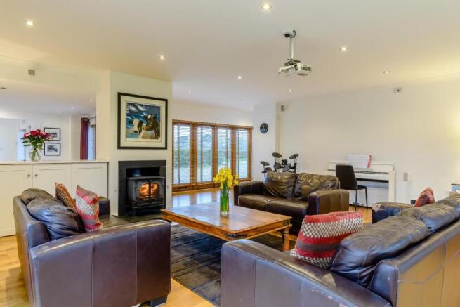 8415347-interior42-800.jpg
