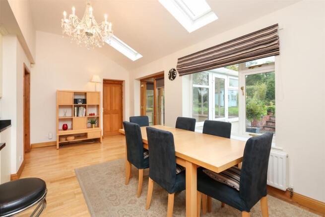 Dining Area.jpg