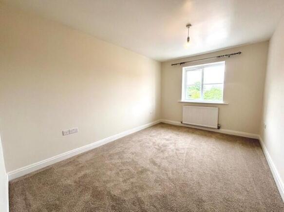 2 bed Apartment to rent Image 8