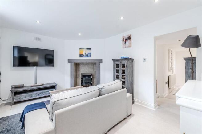 3 bed Apartment for sale Image 10