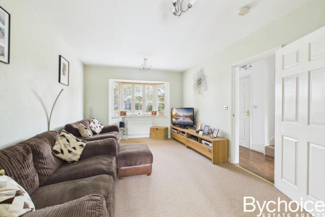 CAM05454G0-PR0241-STILL005