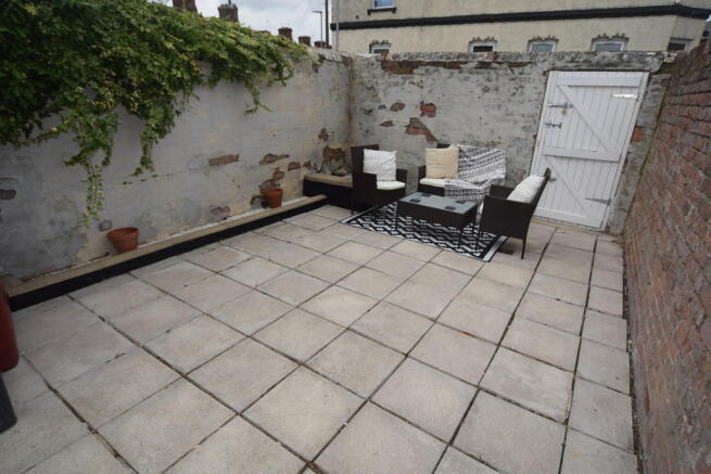 YARD TO REAR
