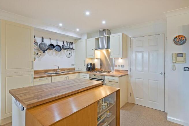 2 bed Apartment for sale Image 7