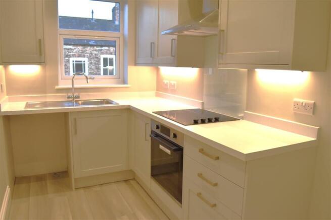 4 bed Detached for sale Image 11