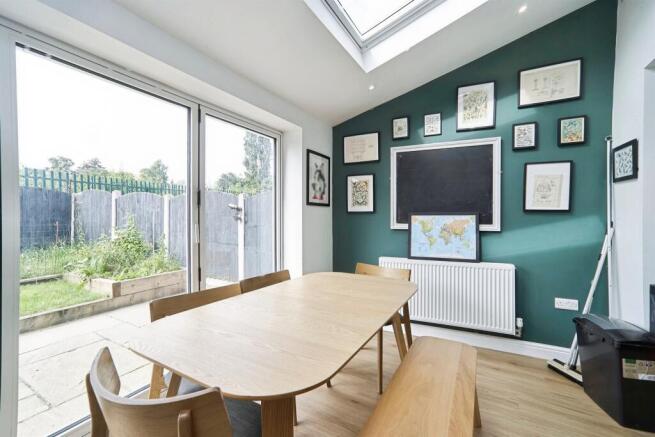3 bed Semi-Detached for sale Image 11