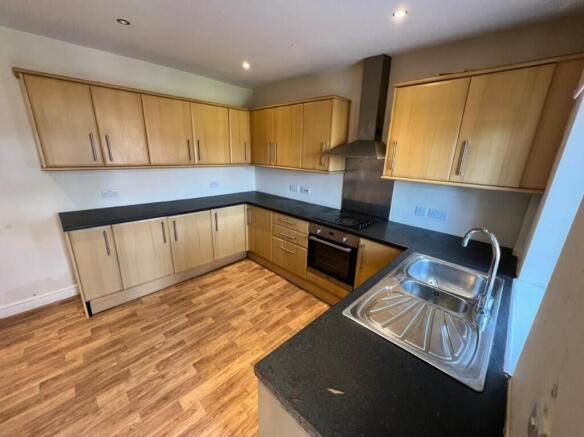 2 bed House for sale Image 7