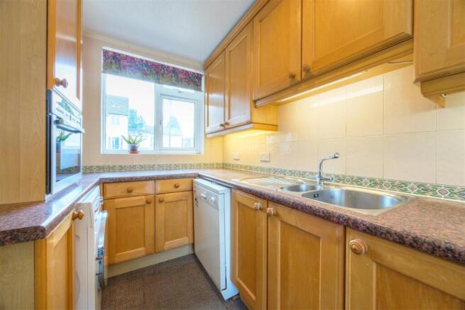 5 bed Detached for sale Image 10