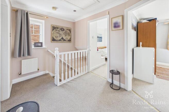 4 bed Detached for sale Image 8