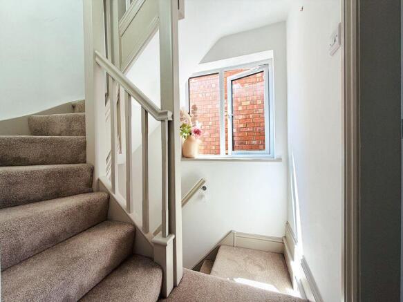 4 bed Semi-Detached for sale Image 9