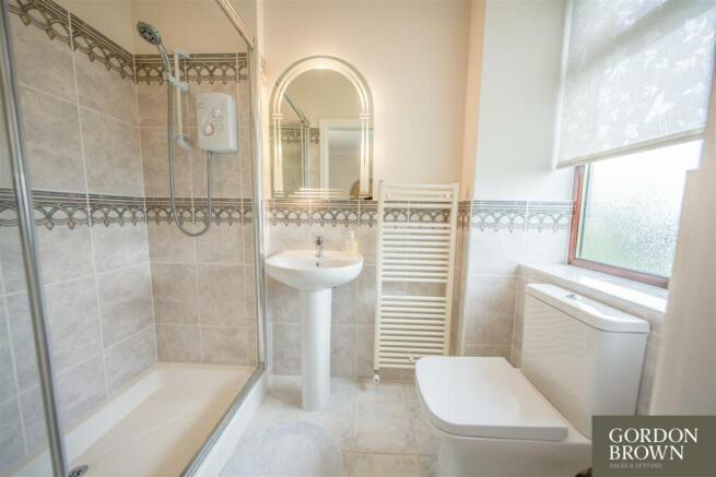 EN SUITE SHOWER ROOM/WC