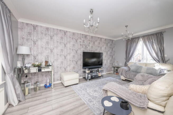 4 bed Detached for sale Image 4