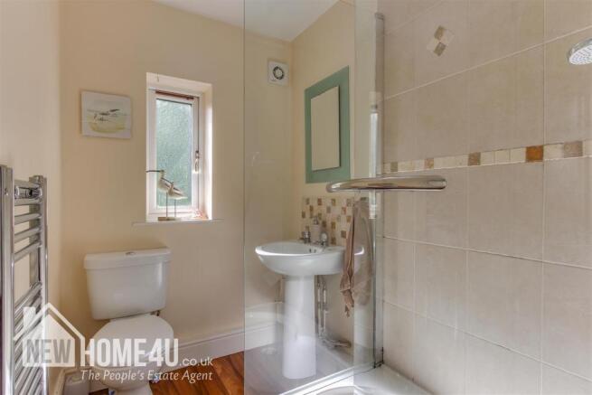 SHOWER ROOM: