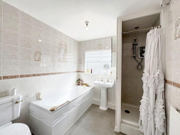 3 bed Semi-Detached for sale Image 11