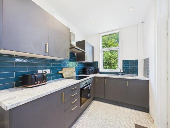 4 bed Terraced for sale Image 5