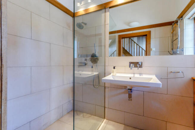 EN- SUITE