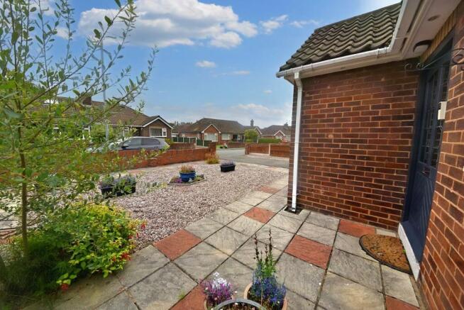 FRONT GARDEN