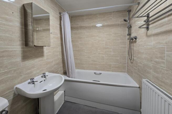 5 bed Terraced for sale Image 9