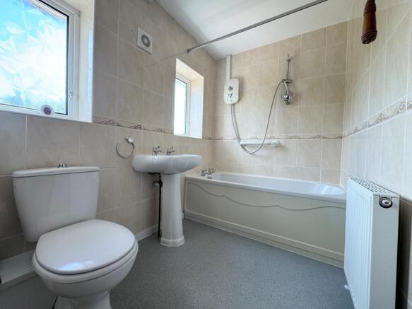 2 bed Terraced to rent Image 7