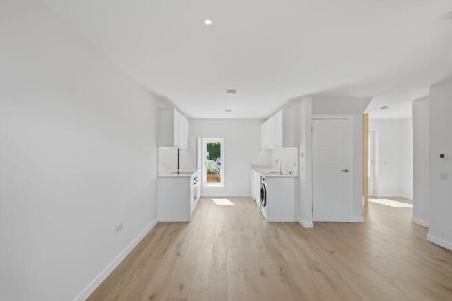 18 Castlemains Place, Dirleton, North Berwick, EH39 5DU photo 4
