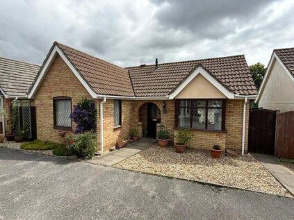 Hawthorn Close, Halstead, Essex, CO9