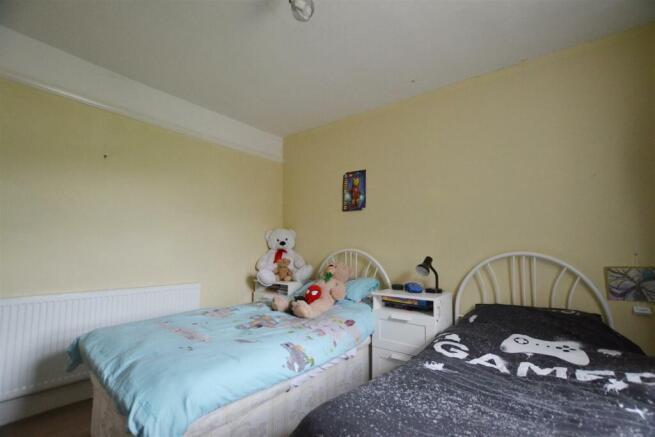 bed 2.jpg