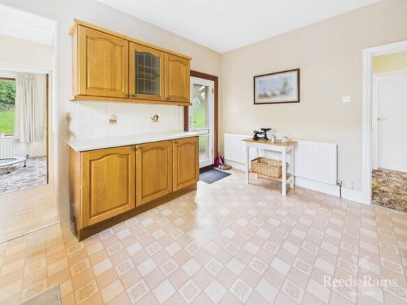 4 bed Detached for sale Image 9
