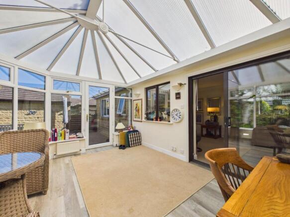 2 bed Detached Bungalow for sale Image 6