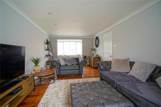 4 bed Detached for sale Image 10