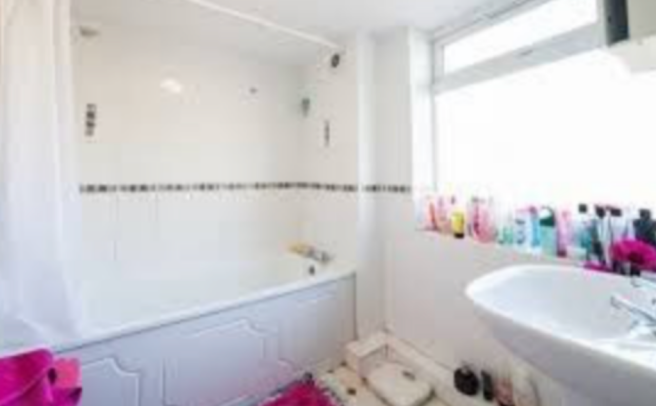 7 bed Terraced to rent Image 7